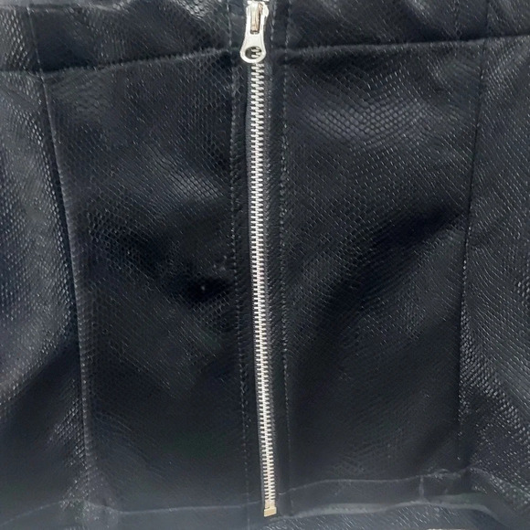 NWOT Kirious Black Snakeskin Corset Crop Tube Top in Size L (Large) - Picture 6 of 8